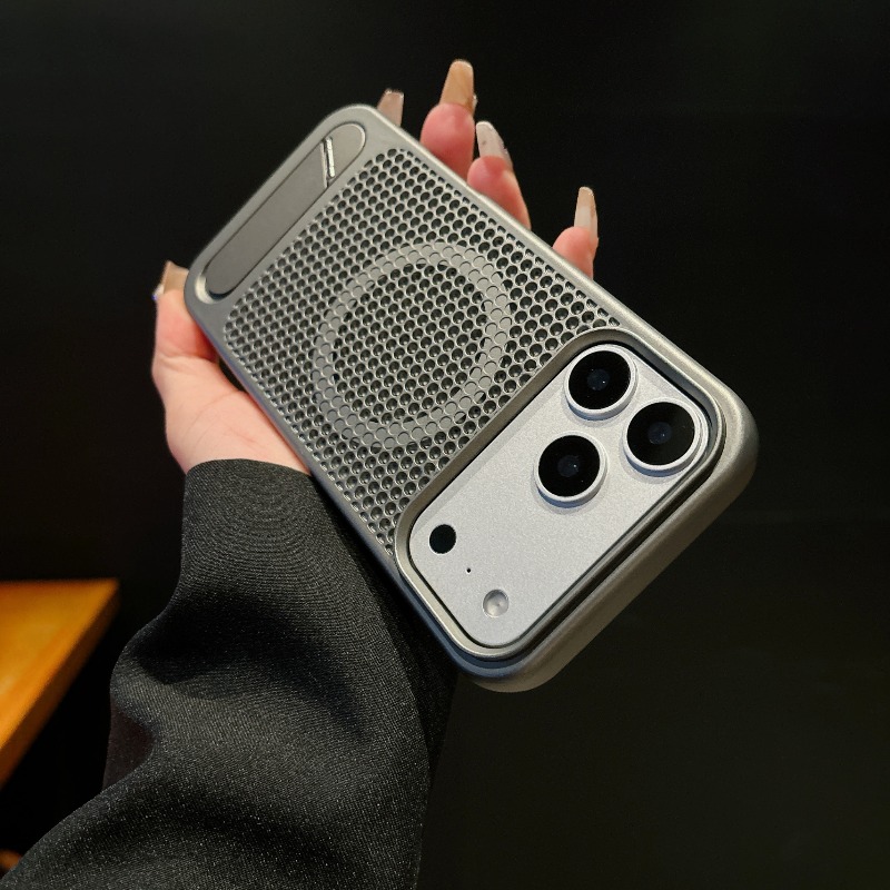 غطاء هاتف فاخر بتصميم خلية الن - مراجعة Magnetic Charging Stand وسعره